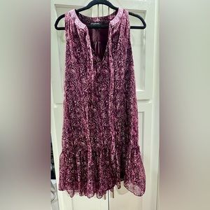 Casual dress, short dress, burgundy color, printed. Perfect casual dress.